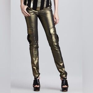 Authentic ALICE + OLIVIA pants. Straight, slim legs with cargo pockets at sides